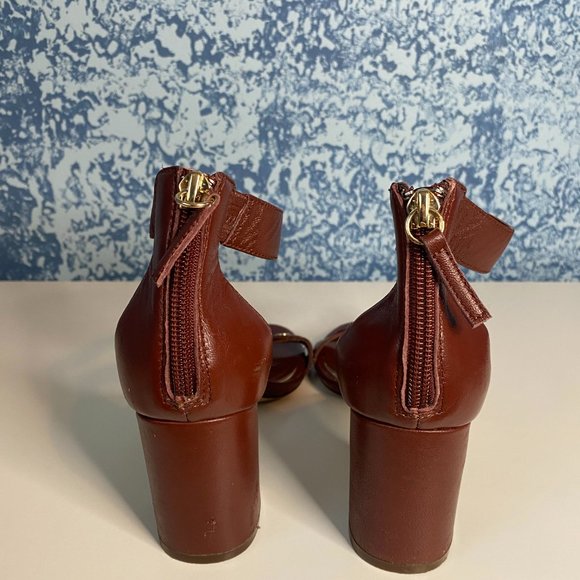 WHITE HOUSE BLACK MARKET RYDER BUCKLE BURGUNDY BLOCK HEEL SANDALS - Picture 5 of 6